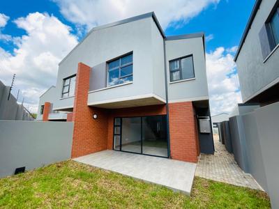 Townhouse For Rent in Olympus AH, Pretoria