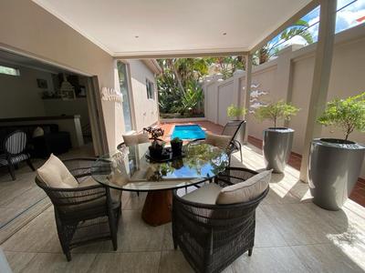 Townhouse For Rent in Waterkloof Ridge, Pretoria